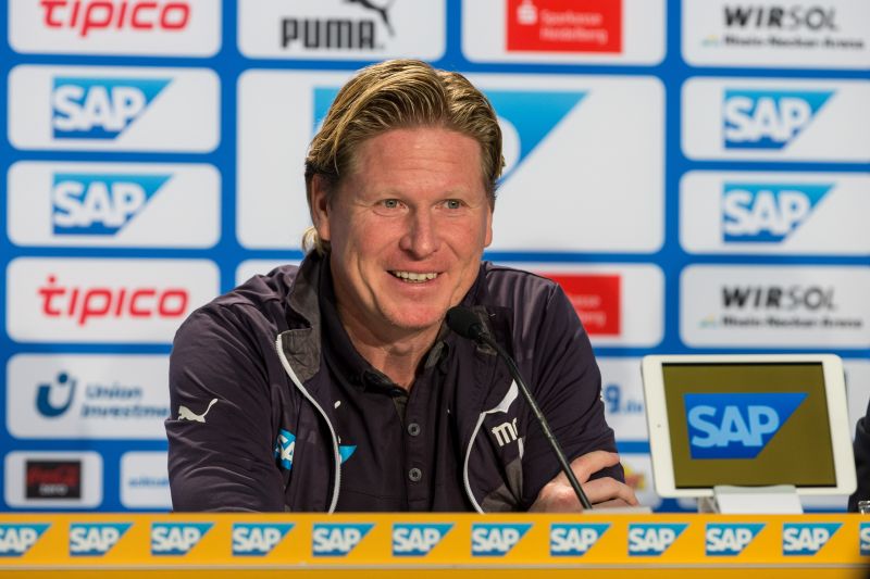 Markus Gisdol bei der PK