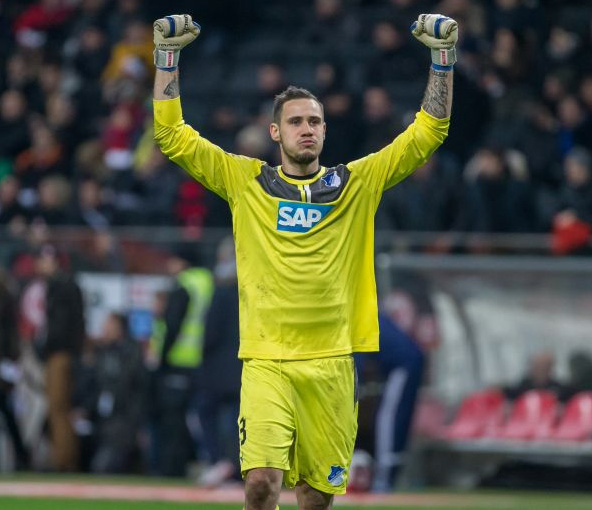 Hielt den Punkt in München kurz vor Ende mit einem Reflex fest: Torhüter Jens Grahl