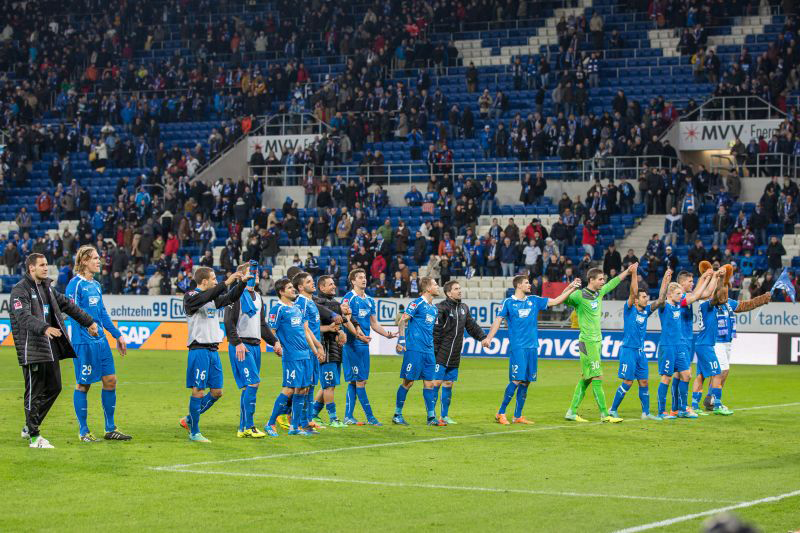 Die 1899-Profis wollen nach einem Sieg über Hannover mit den Fans feiern