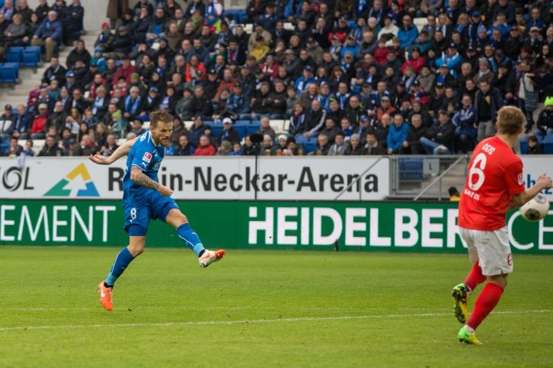 ... erfolgreicher zum 1:0 mit seinem ersten Treffer für 1899