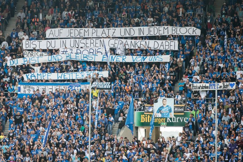 Fan-Unterstützung am 1. Jahrestag des Unfalls für Boris