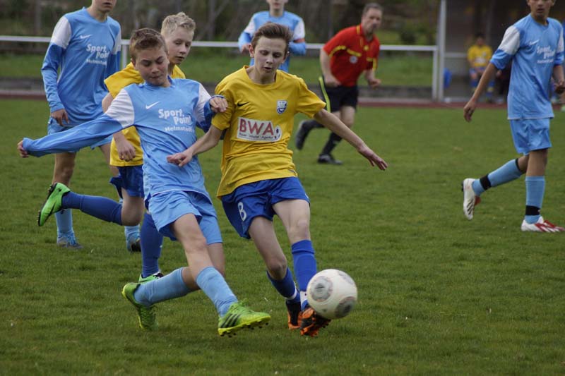 Josia Kuhr im Zweikampf