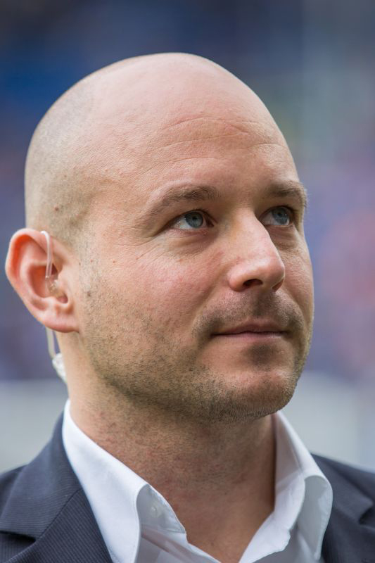 Manager Alexander Rosen mit dem Blick nach vorn