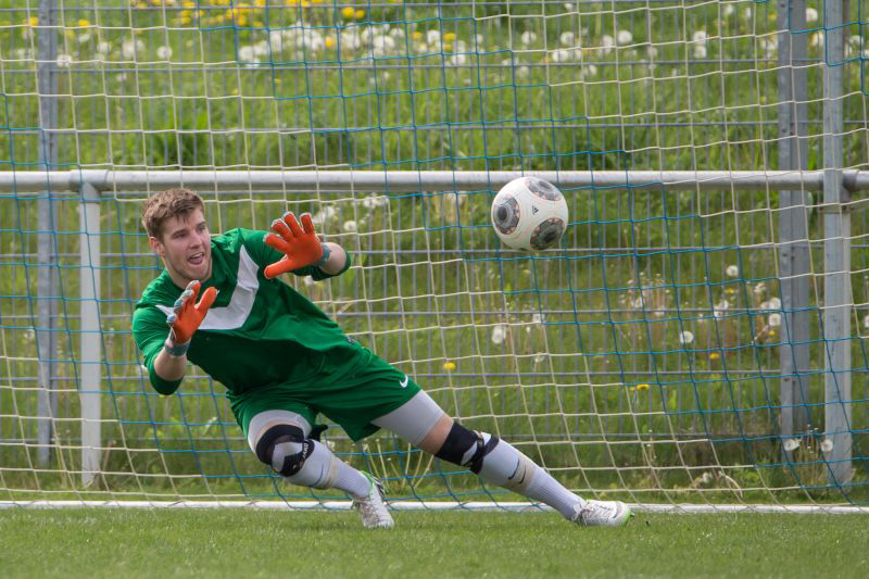 Stefan Scholl verhindert einen Gegentreffer