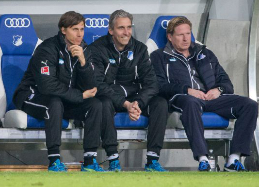 Das Trainerteam steht auf Helene Fischers "Atemlos"