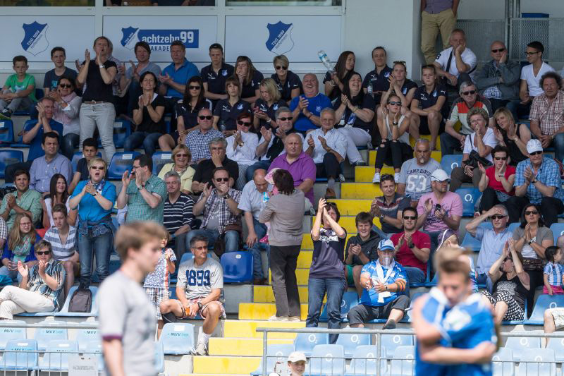 700 Hoffe-Fans in Feierlaune