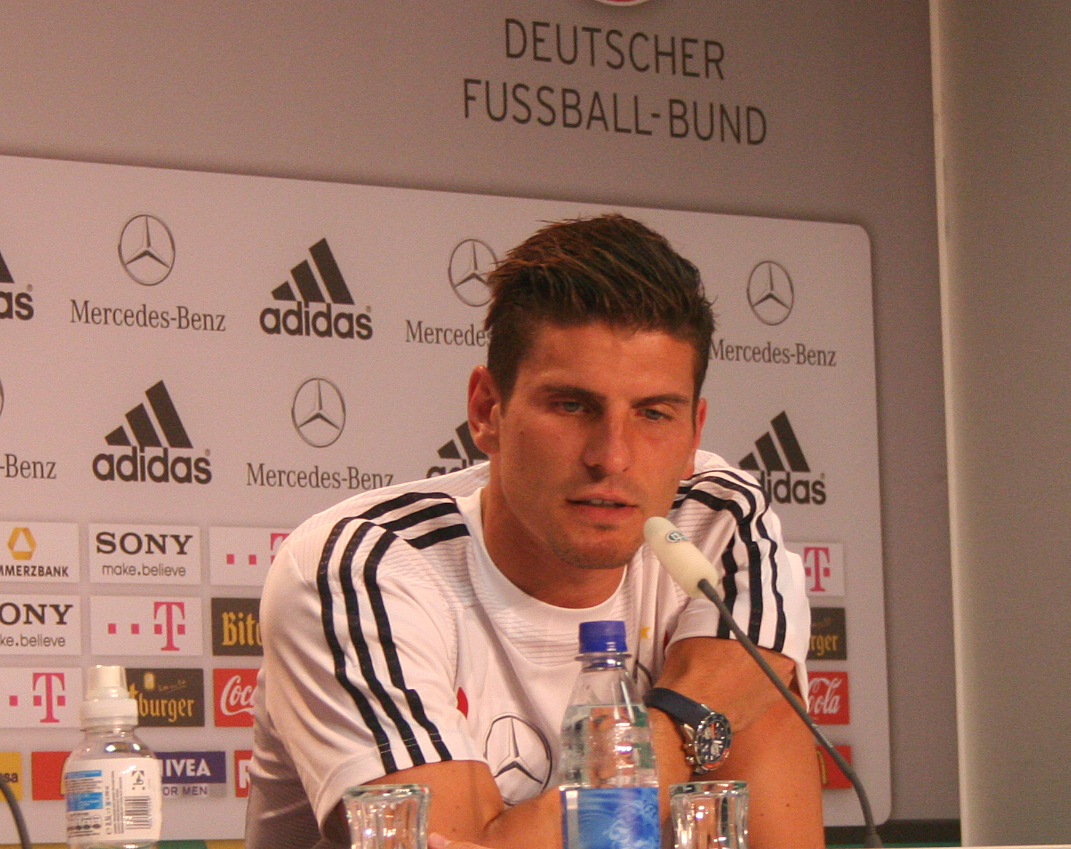 Enttäuschung beim "Wahl-Italiener" Mario Gomez nach dem WM-Aus