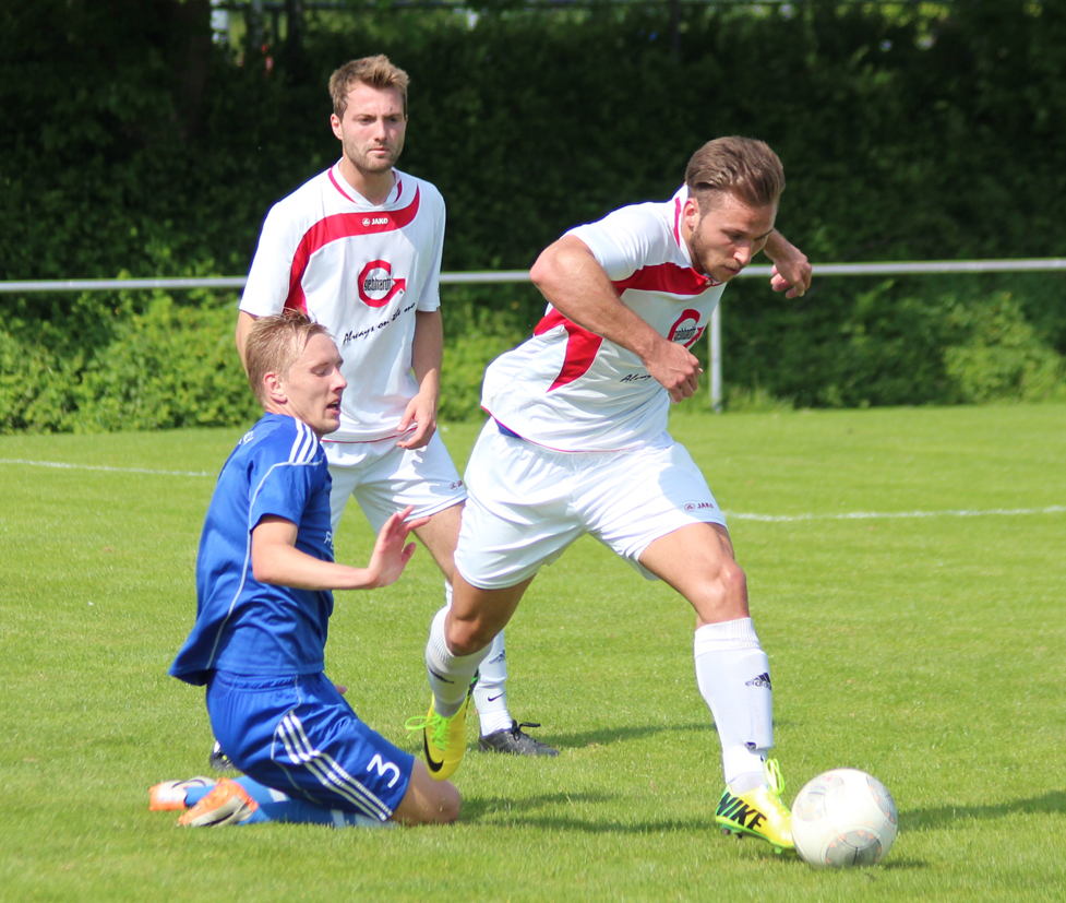 Dominic Roth behauptet sich im Zweikampf