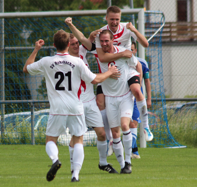 Rohrbacher Tor- und Meisterjubel in Kürnbach