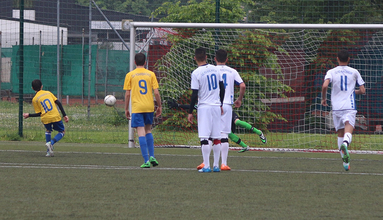 1:2 Anschlusstrefefr durch Dennis Bauer per Strafstoss