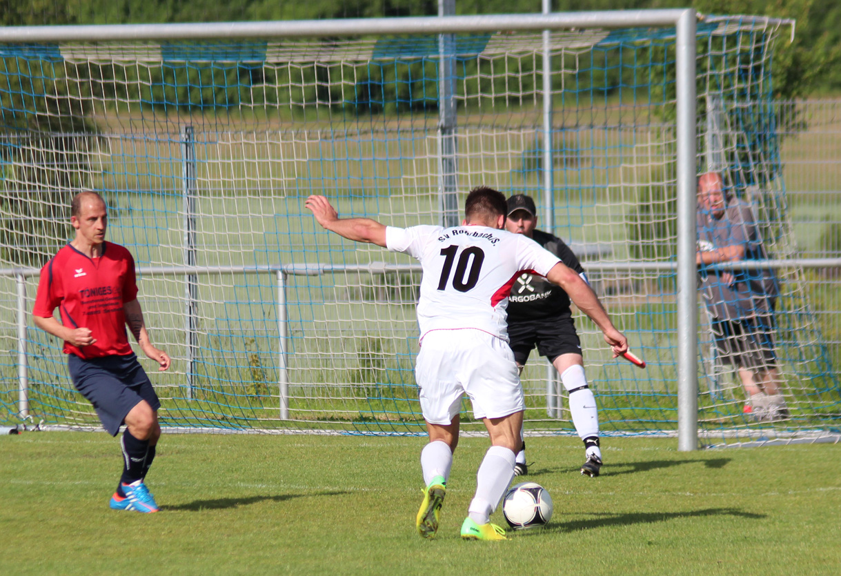 Roth läss diese Großchance ungenutzt