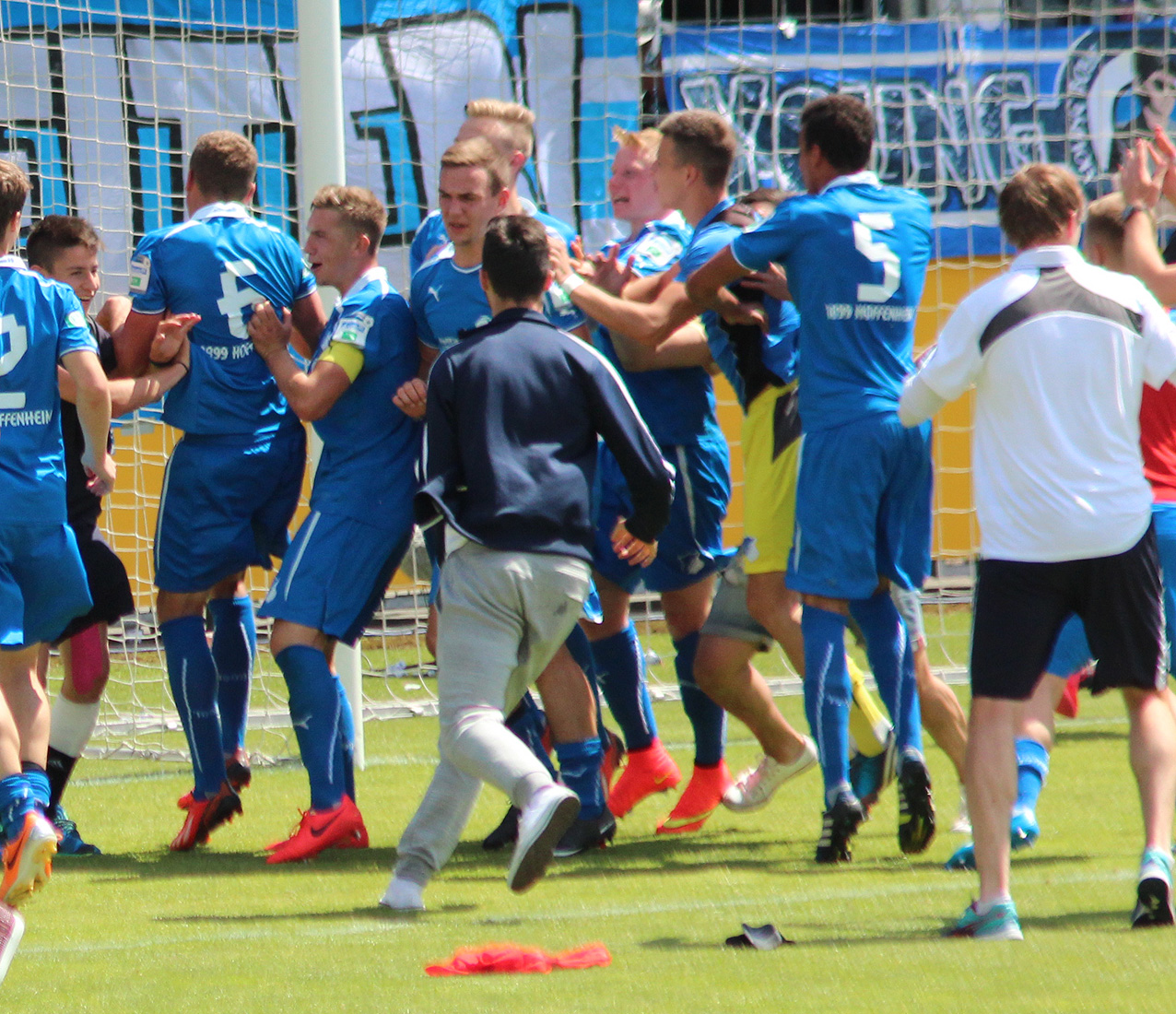 ... große Begeisterung nach dem Abpfiff