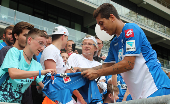 Gefragte Autogramme von Roberto Firmino