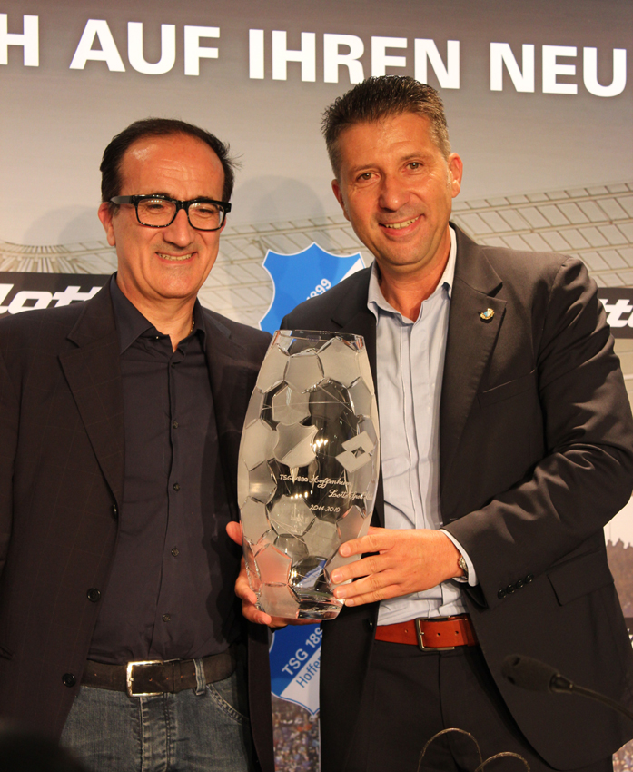 Italienisches Geschenk ausGlas für TSG-Präsident Peter Hoffmann