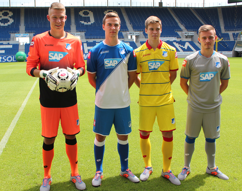 TSG-Jugendspieler präsentieren das neue Outfit