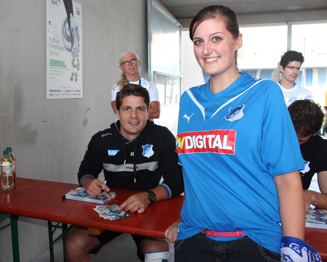 Neuzugnag Pirmin Schwegler mit TSG-Fan