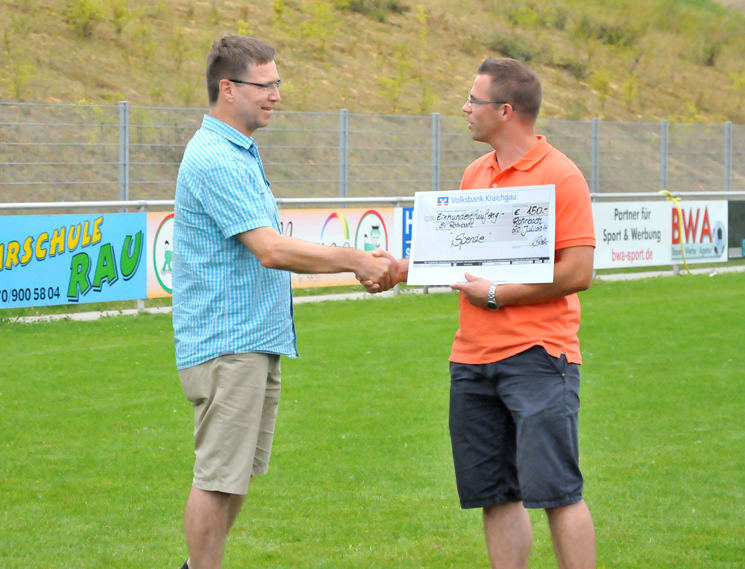 Scheckübergabe an den SV Rohrbach/S.