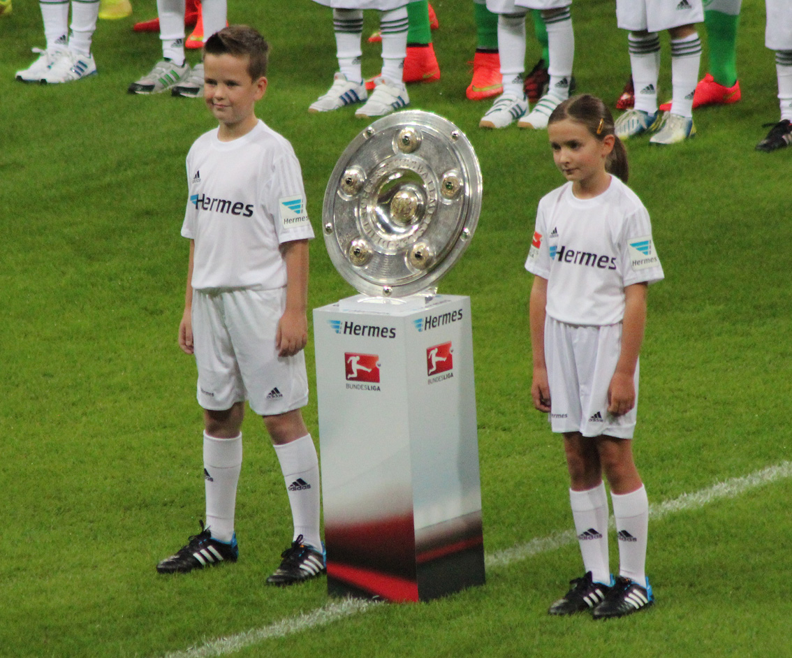 Die Meisterschale wird gut bewacht