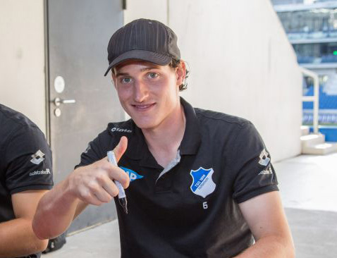 Dauem hoch, auch für Deutschland