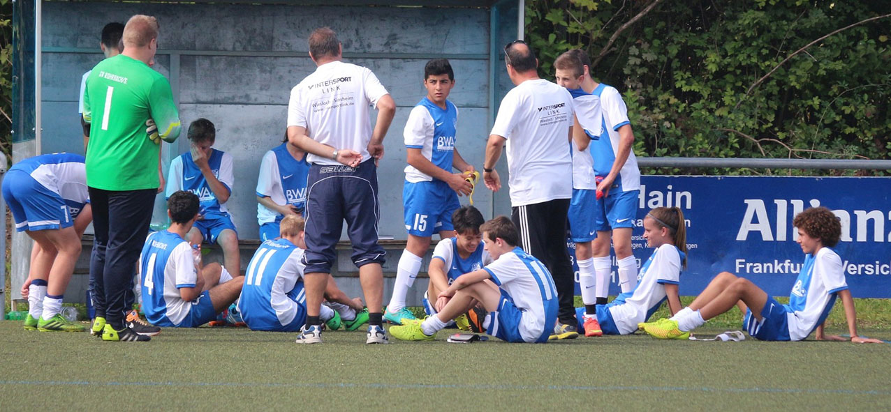 Kurze Besprechung nach einem anstrengenden Match