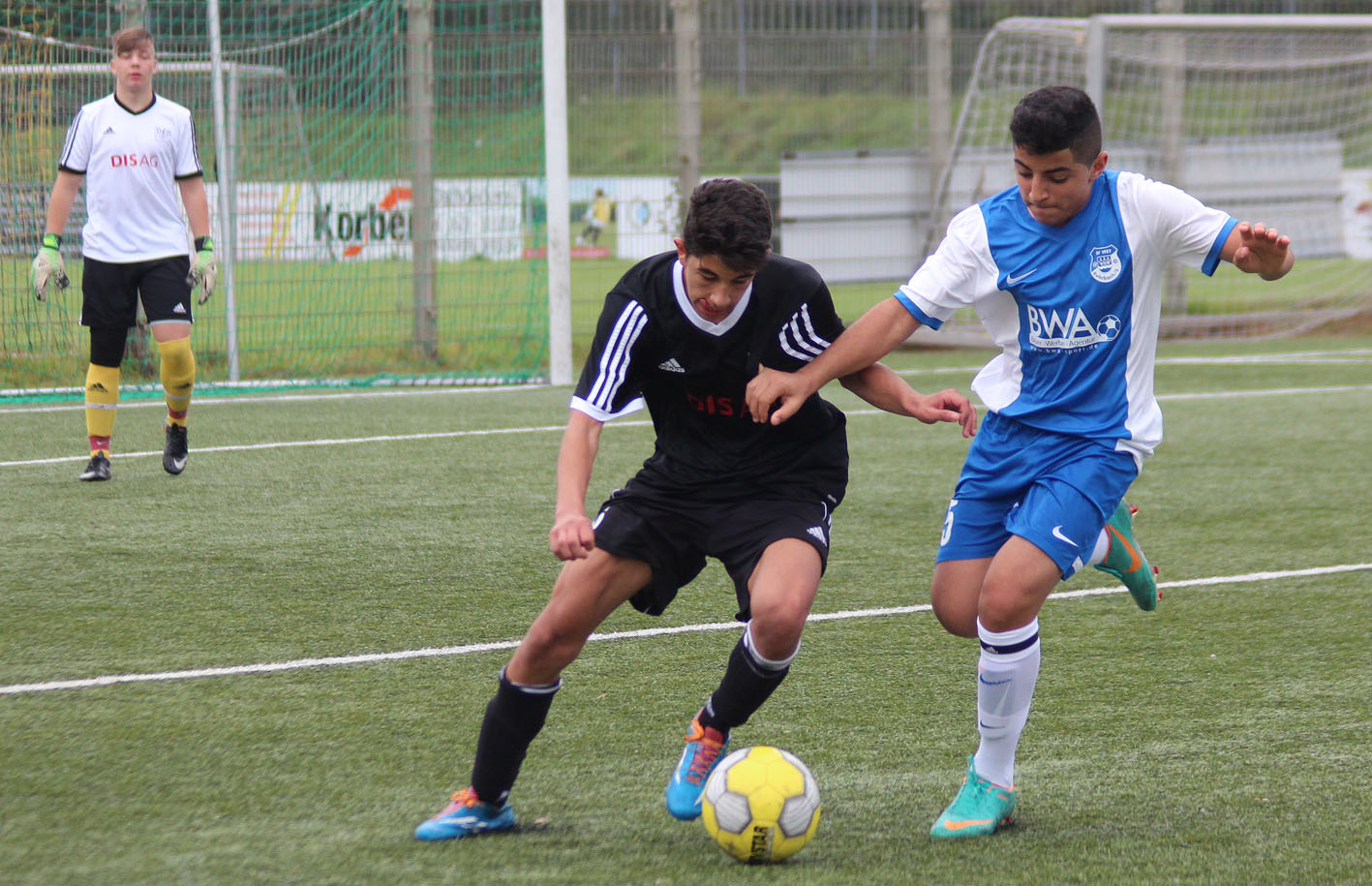 Sindi Saler im Zweikampf