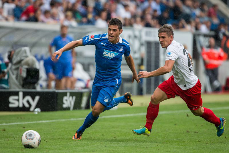 Kevin Volland enteilt seinem Freiburger Gegenspieler