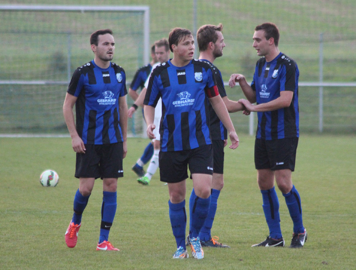 Torjubel bei den SV-Spielern nach dem 2:0