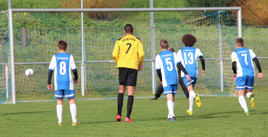 Ein Wieslocher Strafstoss landet am Pfosten