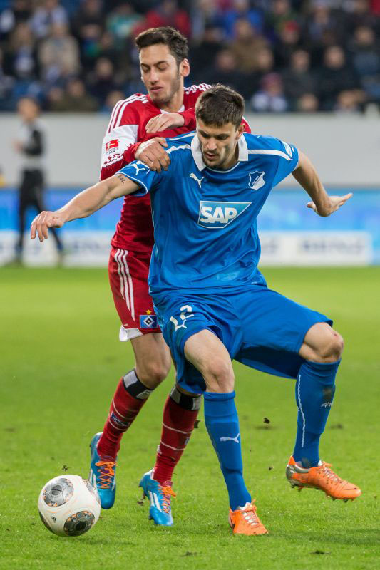 Strobl im Duell gegen den HSV