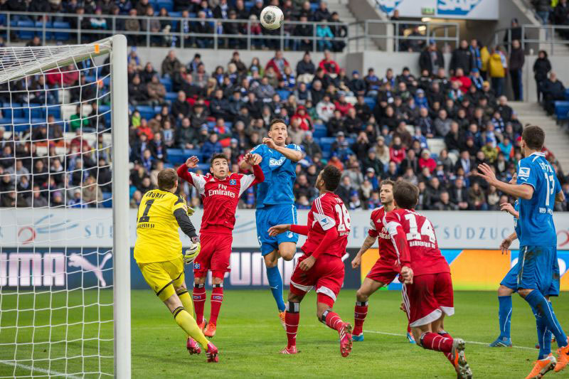 Niklas Süle steigt am höchsten ...