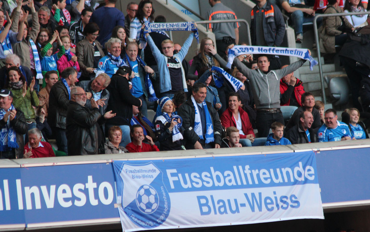 Begeisterung bei den Hoffe-Fans im Gästeblock