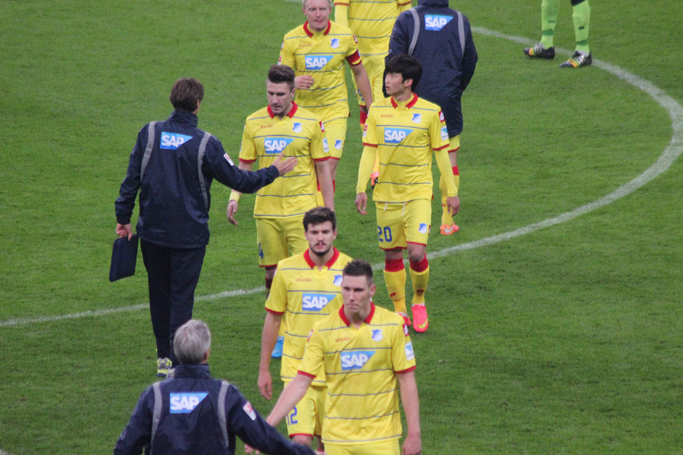 Enttäuschte Hoffenheimer nach dem Abpfiff