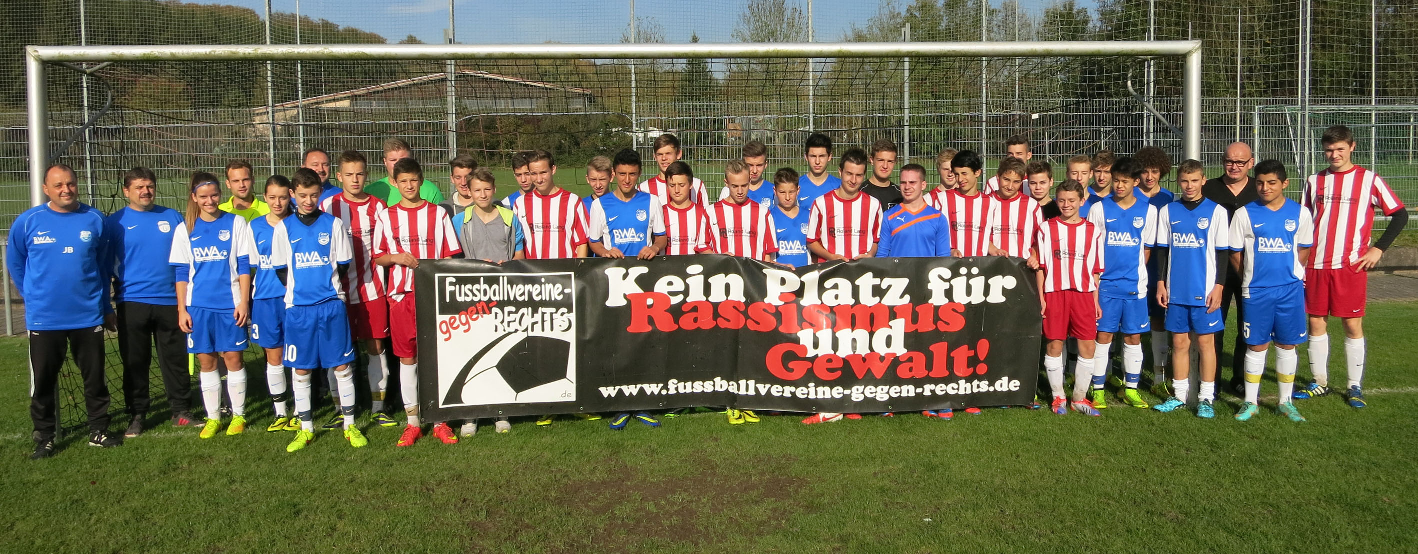 Gemeinsame Aktion vor der Partie in Hilsbach