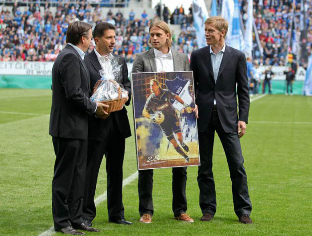 Abschiedsgeschenke von der TSG-Spitze