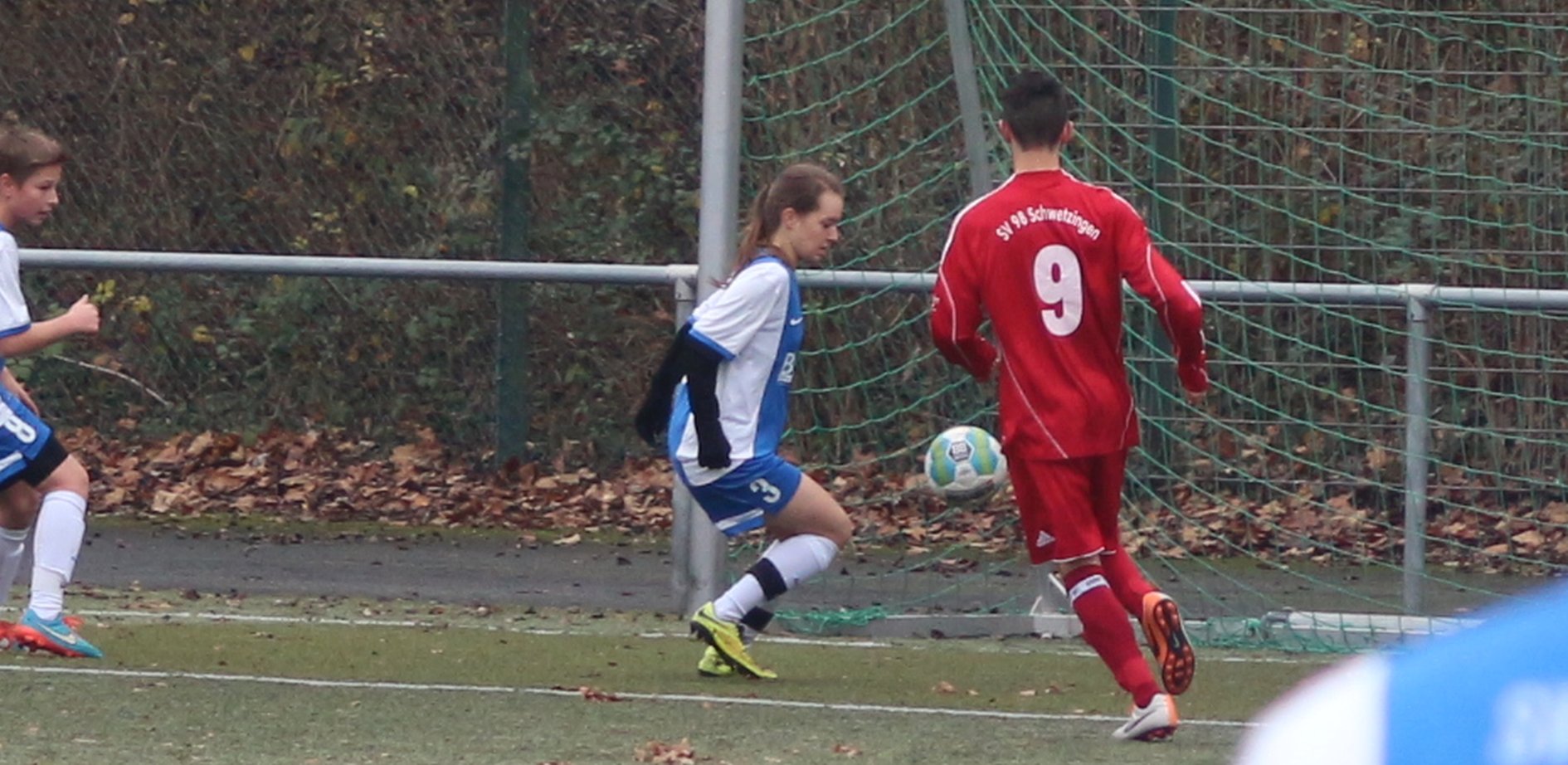 Jessica bauer rettet auf der Torlinie