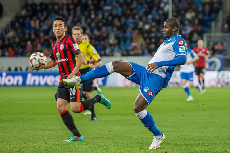 Modeste versucht sich mit einem Heber