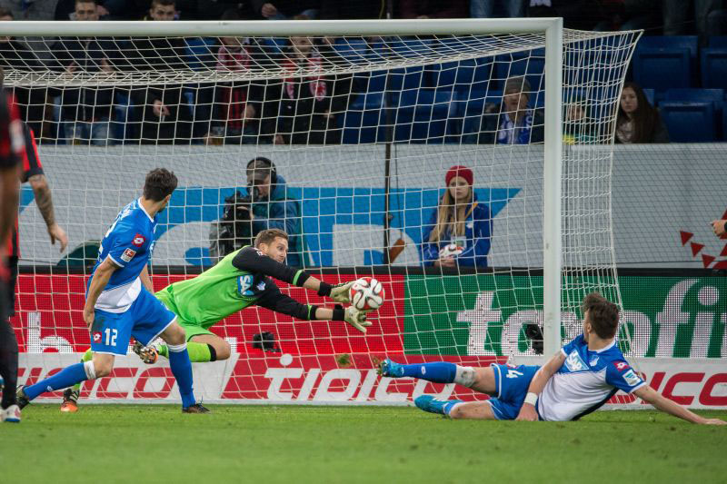 Torhüter Baumann sichert mit einigen tollen Paraden den Sieg