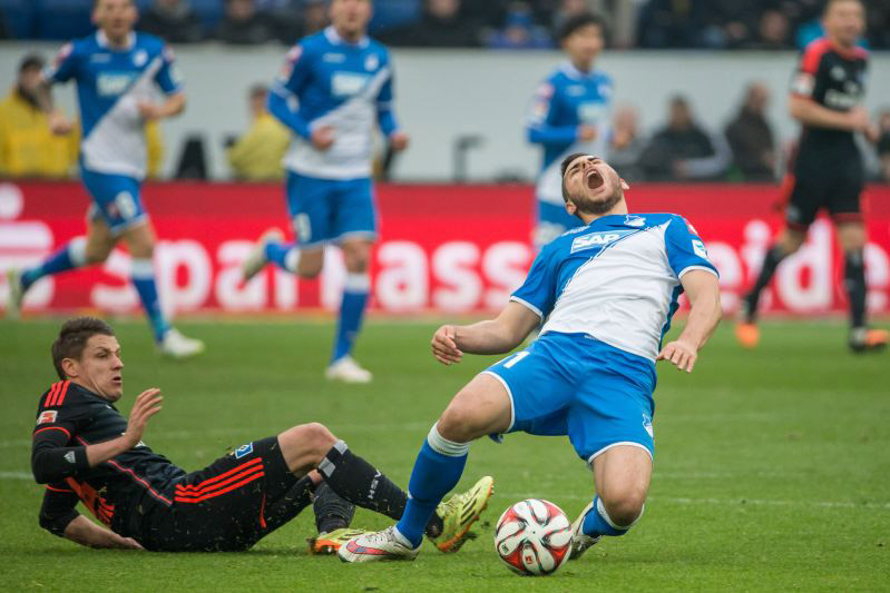 Foul an Kevin Volland