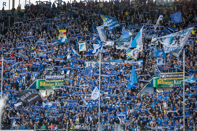 ... Anerkennung und Applaus in Blau-Weiß