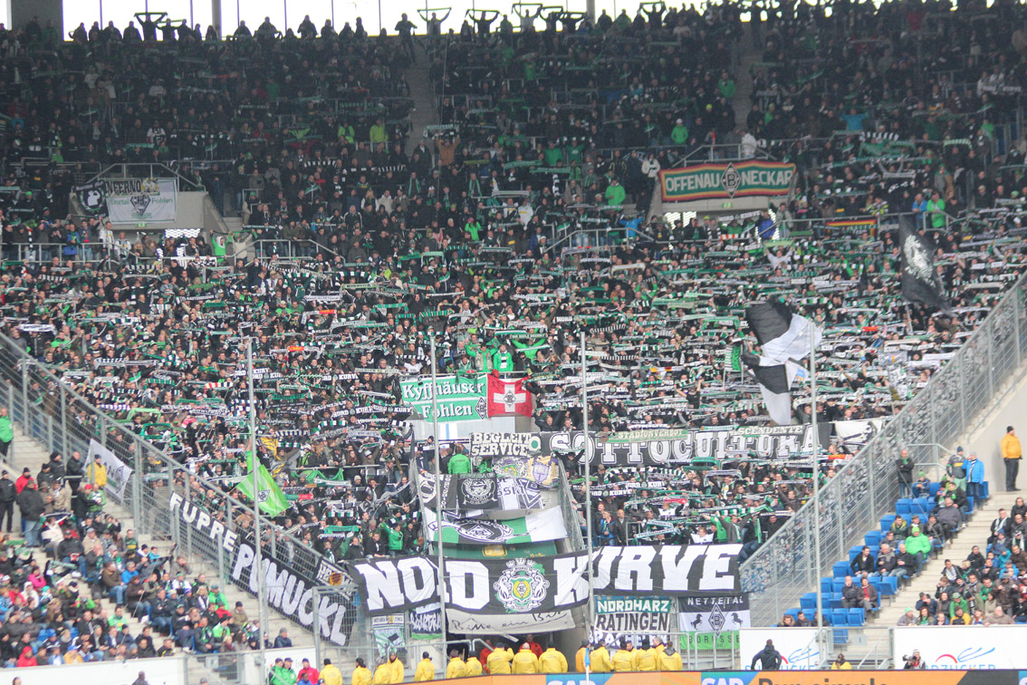 Stimmungsvoller Gästeblock