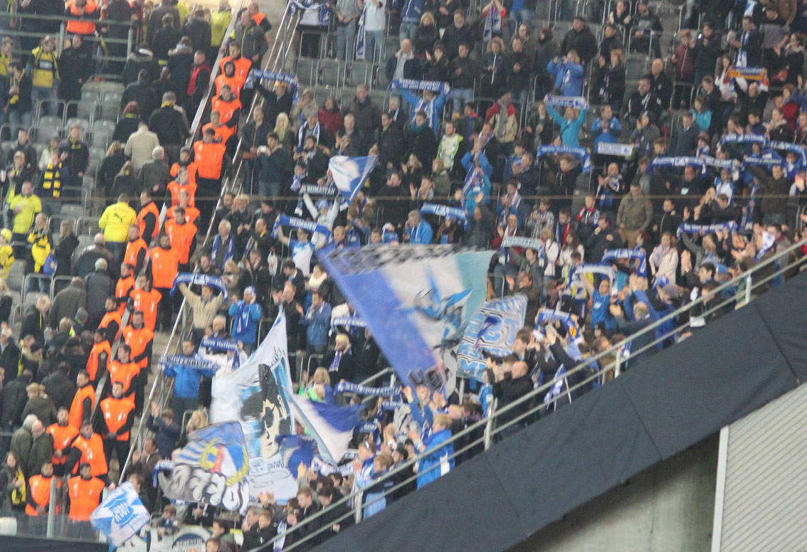 3.500 gaben ihr Bestes, um sich gegen die Schwarz-Gelbe Übermacht akustisch zur Wehr zu setzen