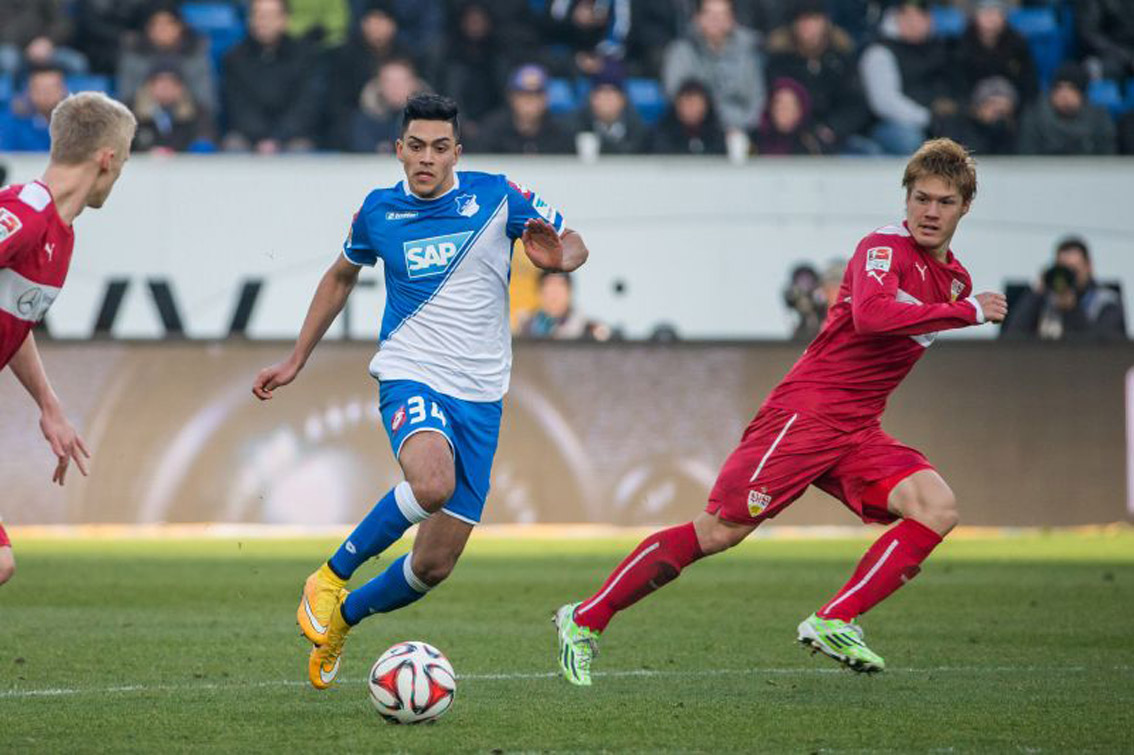 Nadiem Amiri im Dribbling