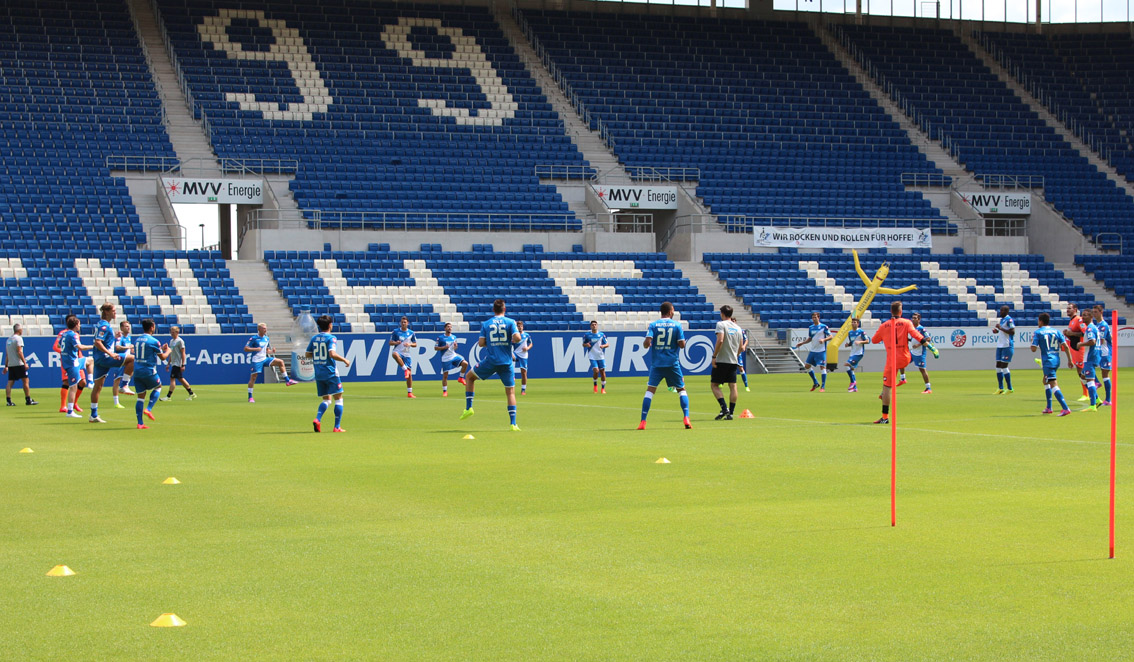 Lockeres Ballgeschiebe der TSG-Profis