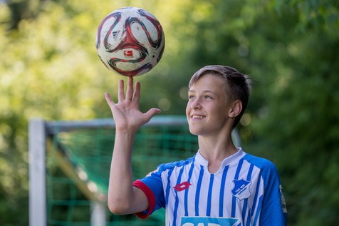 ... mit perfekter Ballbehandlung ...