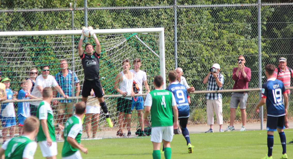 Der FC-Keeper hatte jede Menge zu tun