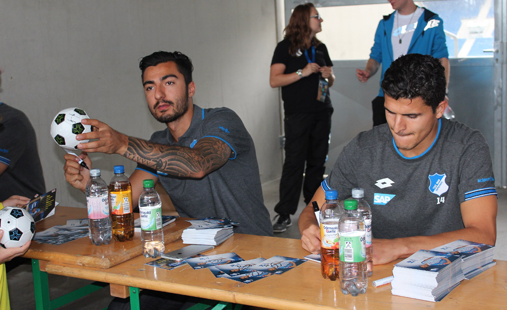 Jiloan Hamad (li.) und Tarik Elyounoussi