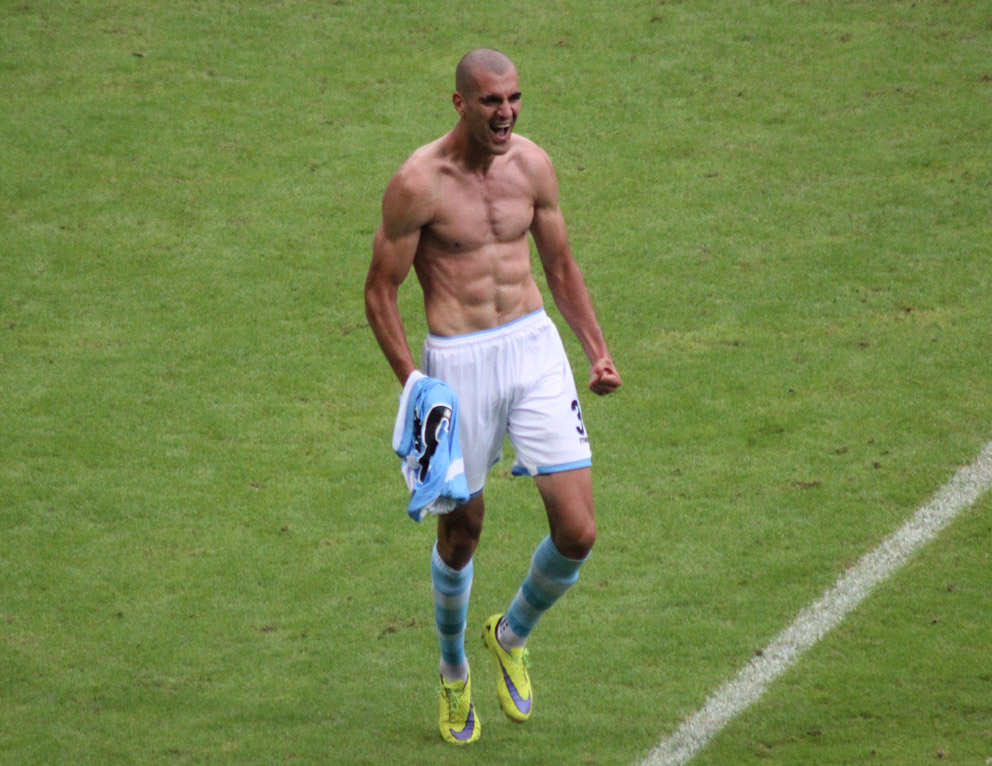 Münchens Fejsal Mulic bejubelt sein 2:0 in der Nachspielzeit