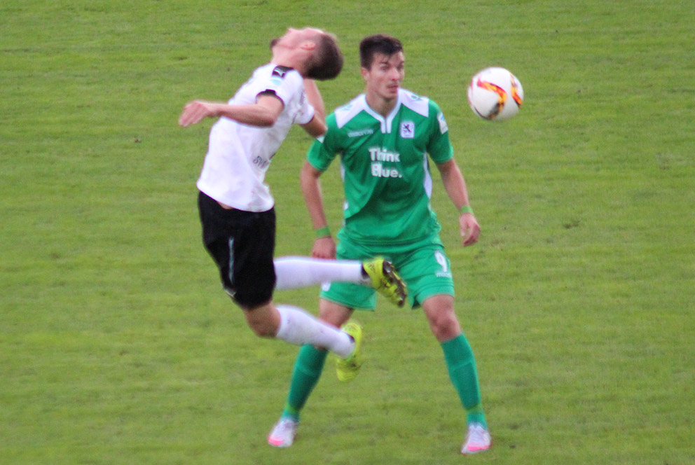 Kurioses Kopfballspiel