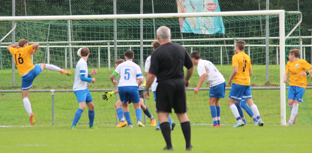 Jannis Weber staubt ab zum 2:0