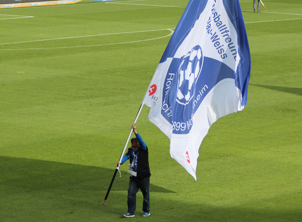 Fahnenschwenker Andreas Schüle aus Rohrbach/S.